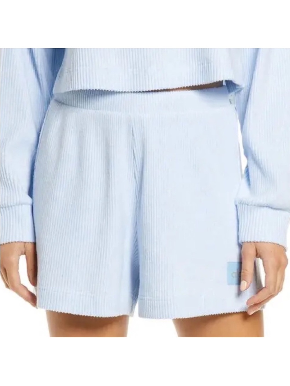ALO Yoga Muse set xxs shorts and xs top - Picture 5 of 12